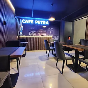 Petra Tuzla Отель